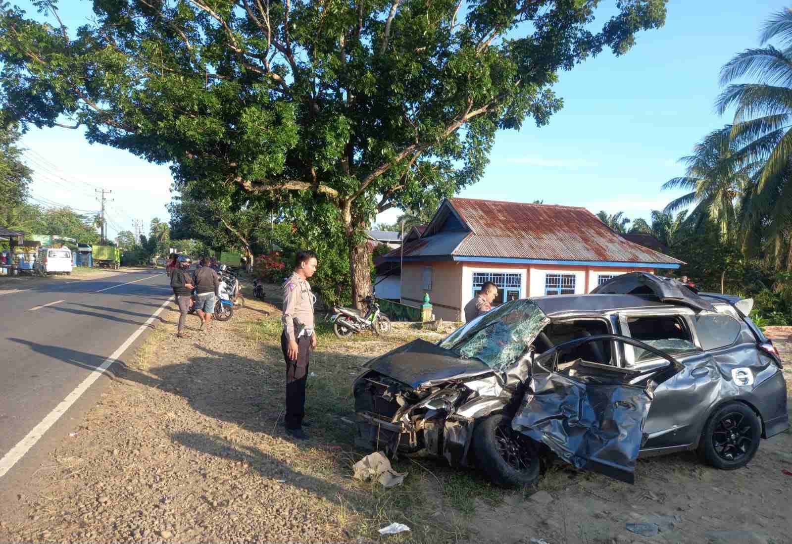 Tabrakan Daihatsu Ayla vs Mobil Datsun di Seluma, Begini Kondisi Korban